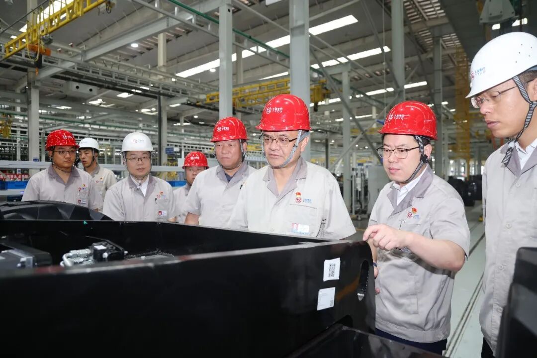 强配套 重差异！陶家晋深入太重工程起重机园区调研